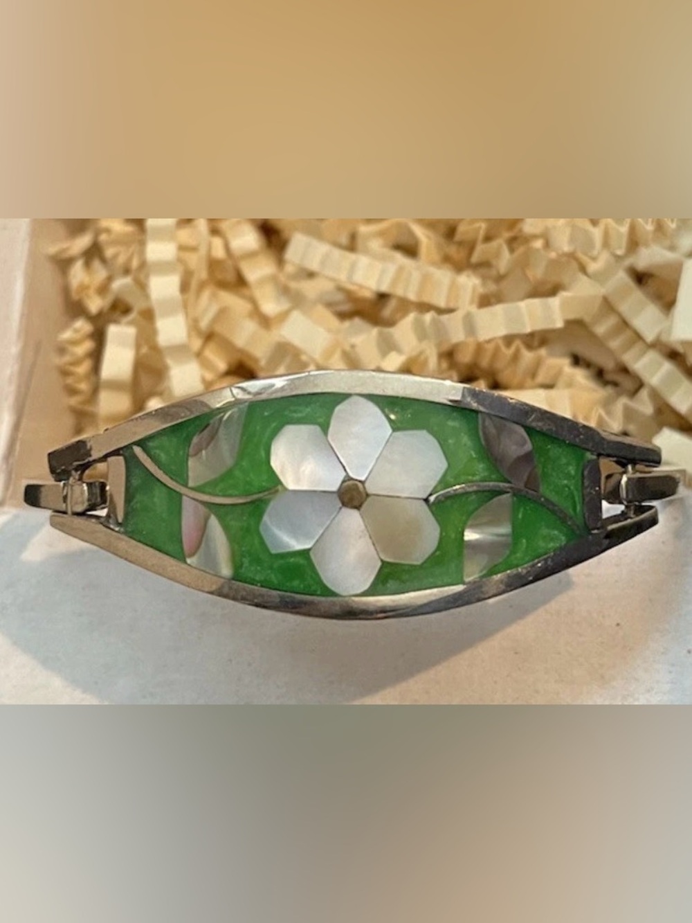 1990’s Vintage Bracelet Green Floral Mother-Of-Pearl Bangle Girl Fashion Jewelry